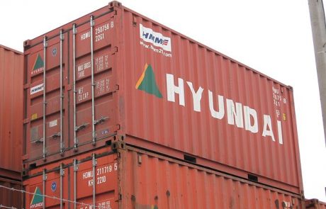 06 20-Foot Container